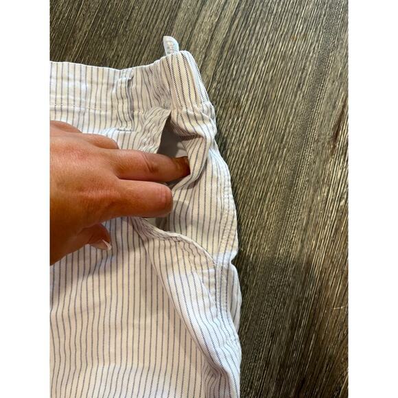 Old Navy Everyday Shorts High Rise Cotton Blend Stretch Stripe Blue White Size L - Picture 3 of 8